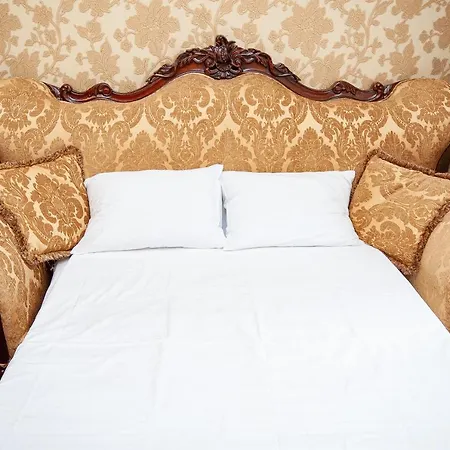 Apartment D'richelieu *